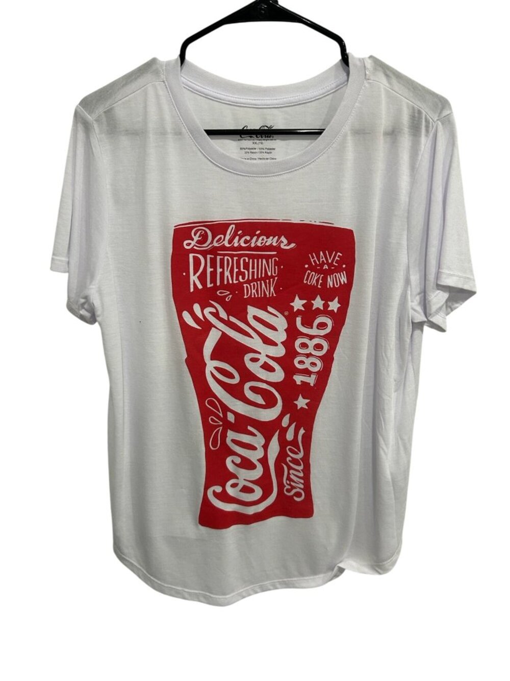 Coca-Cola White T-Shirt Size  XXL Red Graphic Design Pop Culture Retro